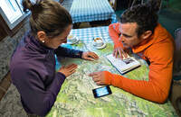 od-0316-navi-app-aufmacher (jpg) Karte Hütte Handy Smartphone